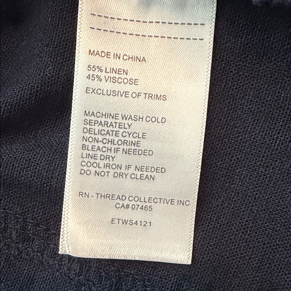 Ellen Tracy Linen blend Jacket with Gold Buttons - Picture 5 of 5